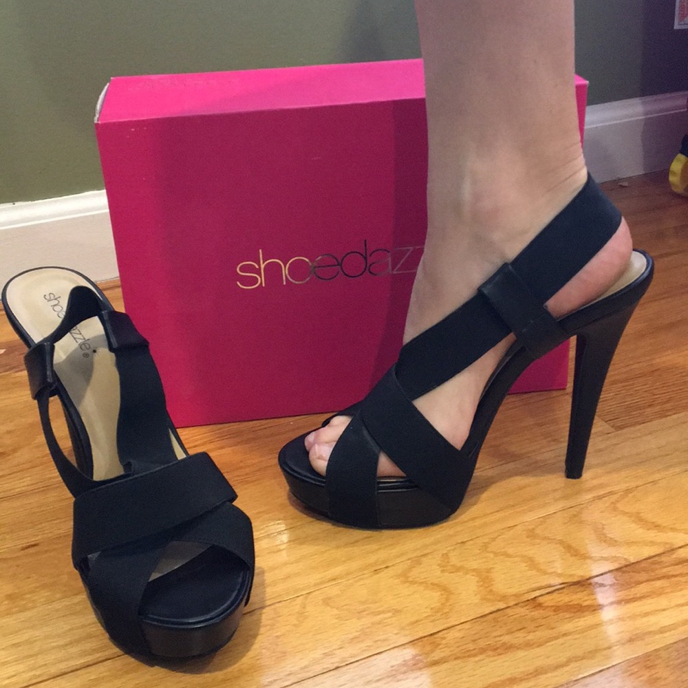 Black strap pumps